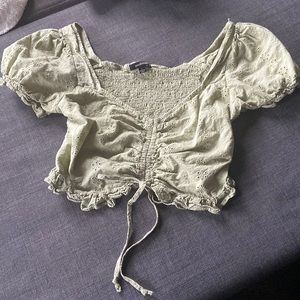 Green ambiance smock crop